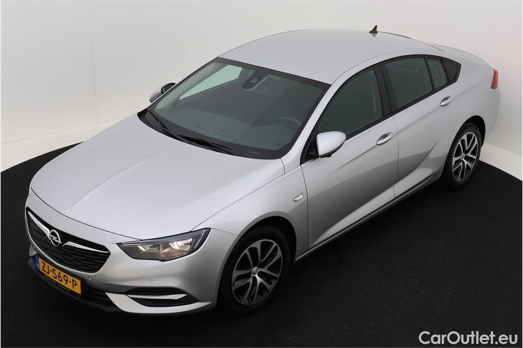 Opel Insignia 2019 - фото 1