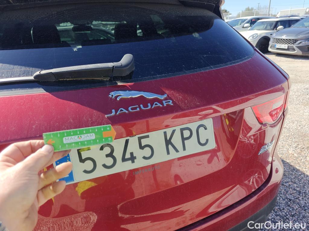  Jaguar  F-PACE JAGUAR  / 2015 / 5P / todoterreno 2.0L i4D AWD Automático R-Sport #3