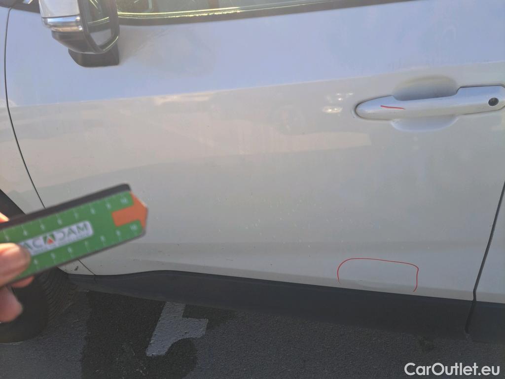  Toyota  RAV4 TOYOTA  / 2018 / 5P / todoterreno 2.5l 220H Advance #3