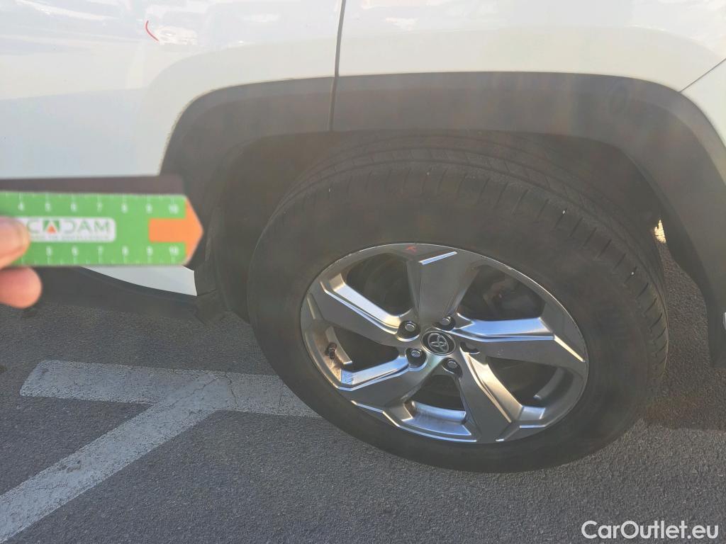 Toyota  RAV4 TOYOTA  / 2018 / 5P / todoterreno 2.5l 220H Advance #7