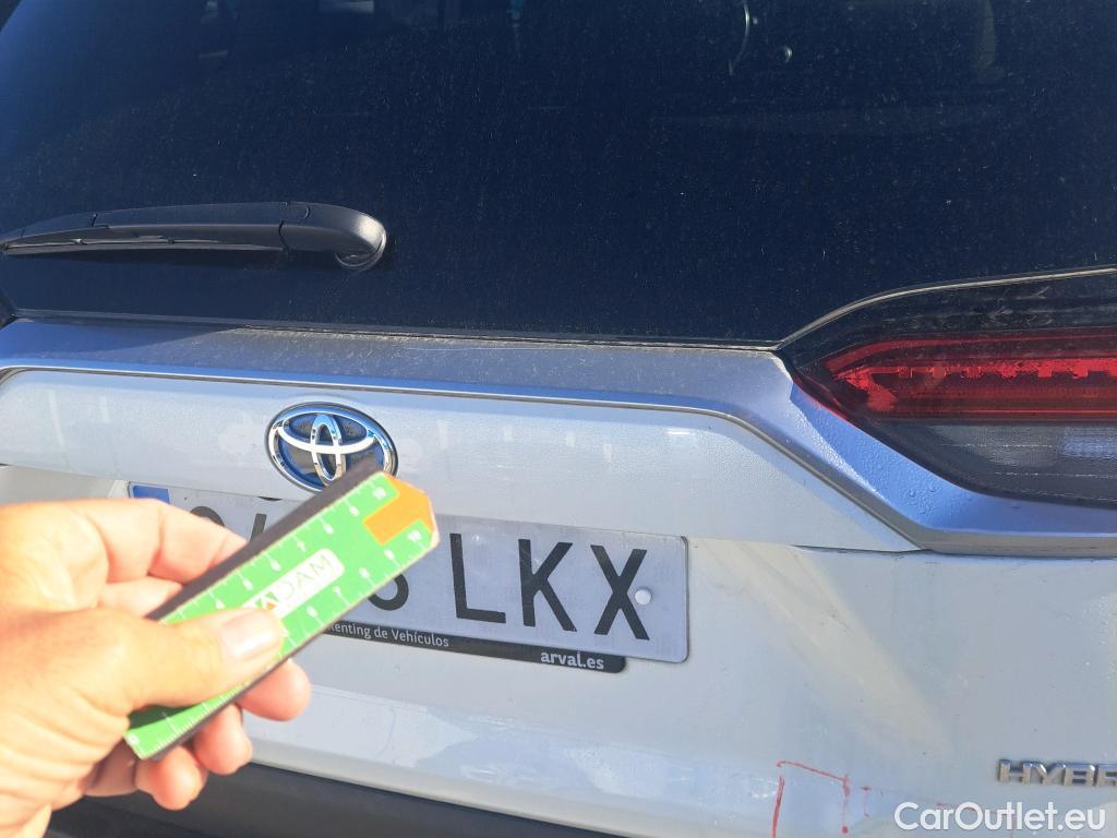  Toyota  RAV4 TOYOTA  / 2018 / 5P / todoterreno 2.5l 220H Advance #25