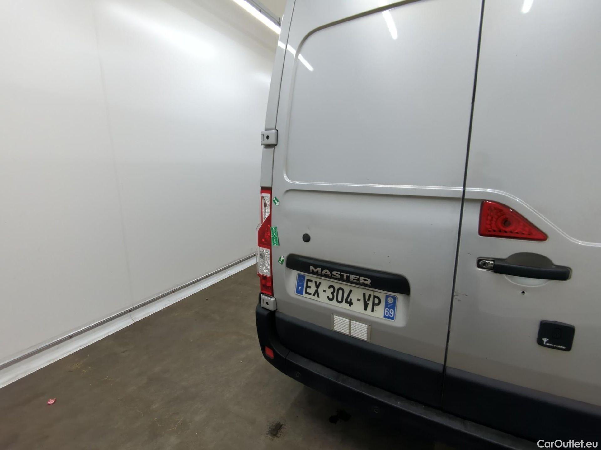  Renault  Master RENAULT  VU 4p Fourgon FG GCf Trac F3500 L1H2 Energy dCi 145 E6 #17