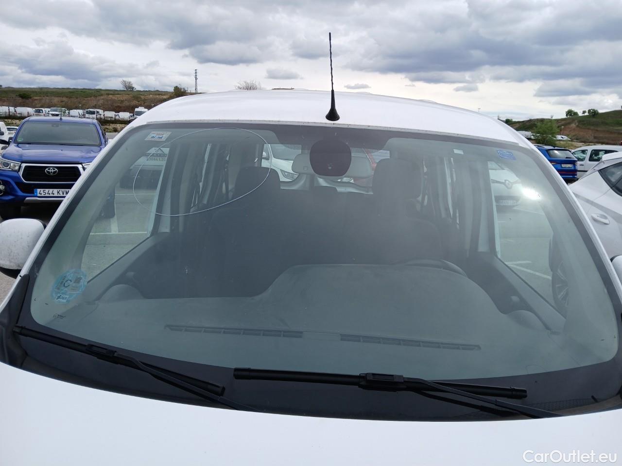 Mercedes  Citan MERCEDES-BENZ  / 2012 / 5P / monovolumen compacto 109 CDI Tourer Select Largo #13