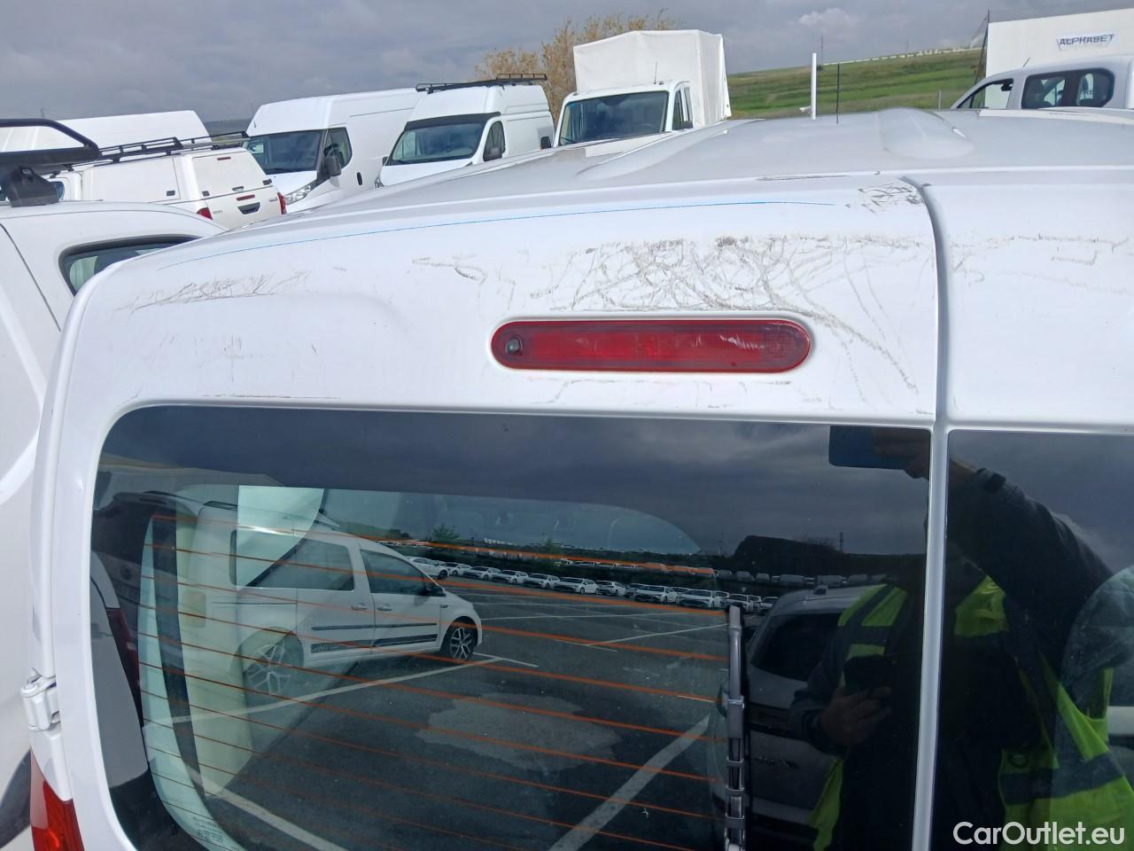  Mercedes  Citan MERCEDES-BENZ  / 2012 / 5P / monovolumen compacto 109 CDI Tourer Select Largo #38