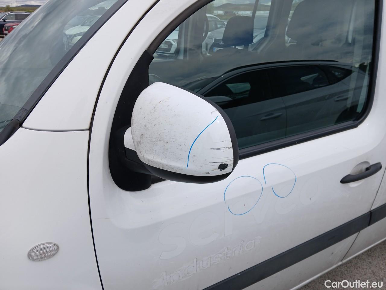  Mercedes  Citan MERCEDES-BENZ  / 2012 / 5P / monovolumen compacto 109 CDI Tourer Select Largo #16