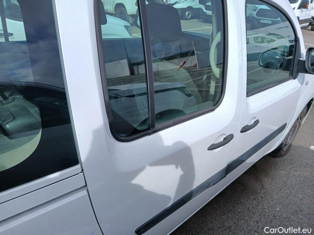  Mercedes  Citan MERCEDES-BENZ  / 2012 / 5P / monovolumen compacto 109 CDI Tourer Select Largo #45