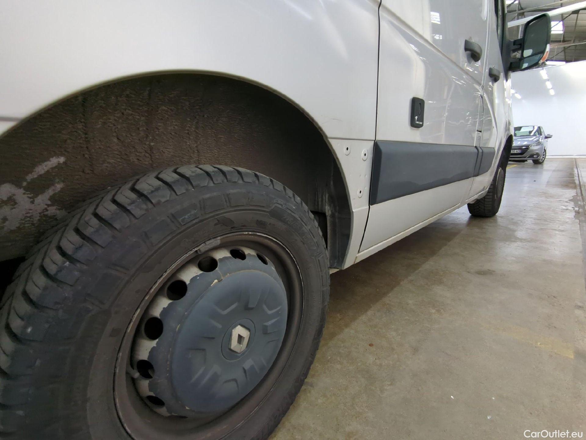  Renault  Master RENAULT  VU 4p Fourgon FG GCf Trac F3500 L1H2 Energy dCi 145 E6 #25
