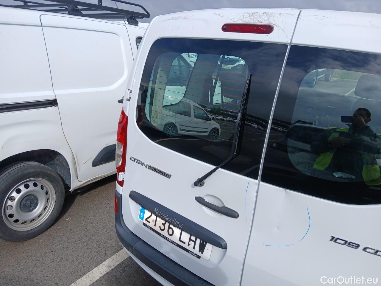  Mercedes  Citan MERCEDES-BENZ  / 2012 / 5P / monovolumen compacto 109 CDI Tourer Select Largo #39