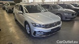  Volkswagen  Passat 2.0 TDI SCR DSG Elegance Variant #2