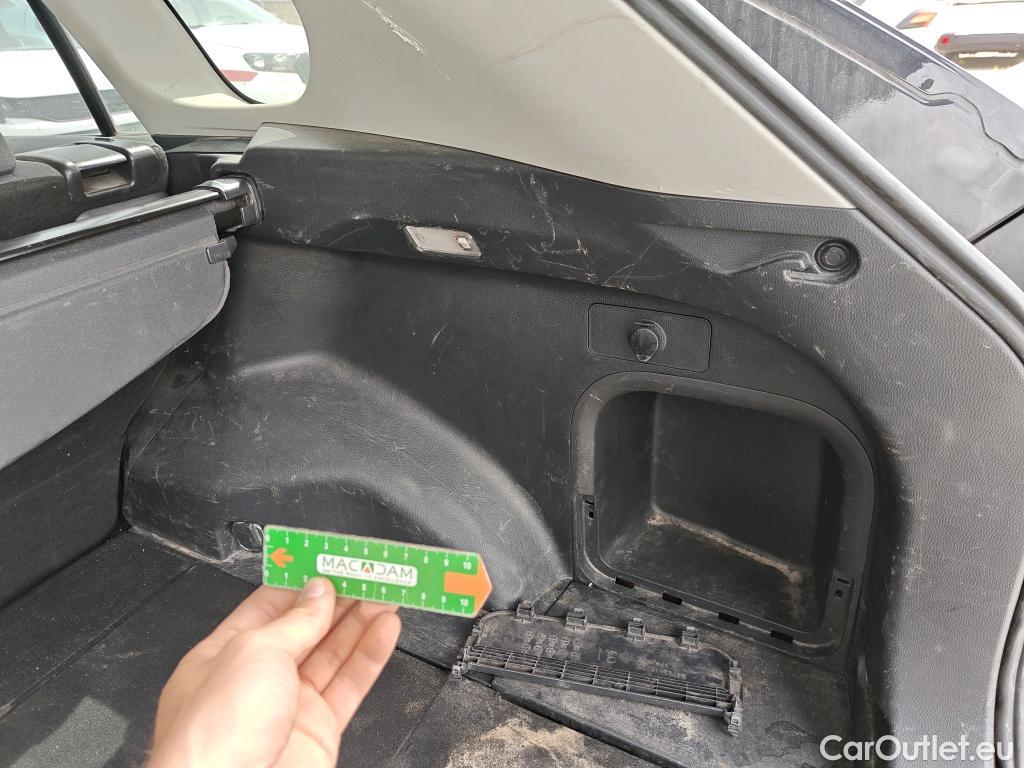  Toyota  RAV4 TOYOTA  / 2018 / 5P / todoterreno 2.5l 220H Advance #39