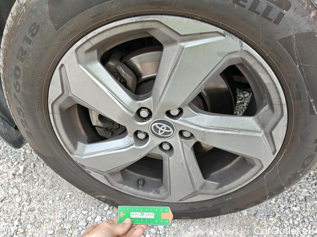  Toyota  RAV4 TOYOTA  / 2018 / 5P / todoterreno 2.5l 220H Advance #56