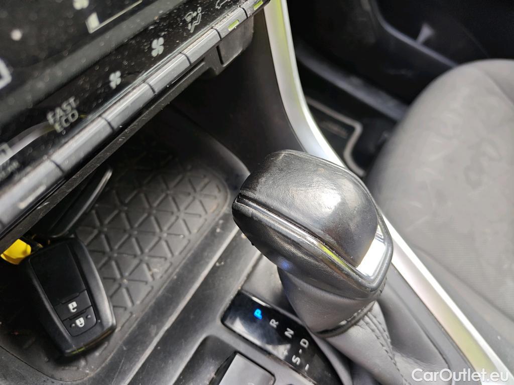  Toyota  RAV4 TOYOTA  / 2018 / 5P / todoterreno 2.5l 220H Advance #43