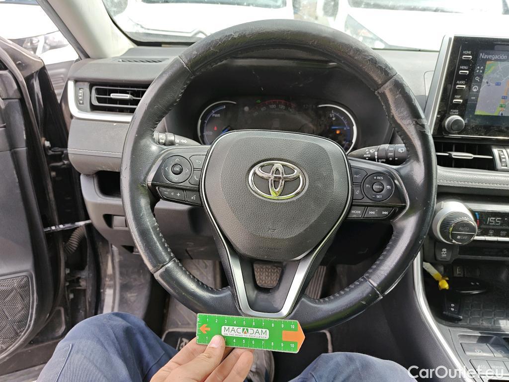  Toyota  RAV4 TOYOTA  / 2018 / 5P / todoterreno 2.5l 220H Advance #1