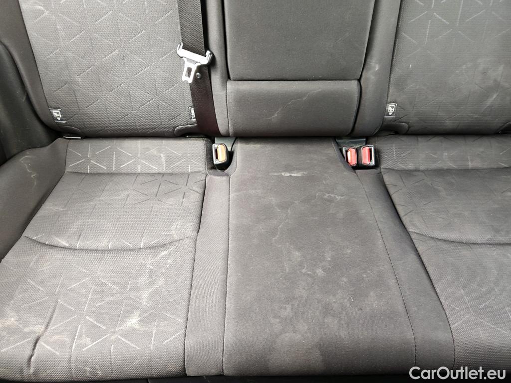  Toyota  RAV4 TOYOTA  / 2018 / 5P / todoterreno 2.5l 220H Advance #23