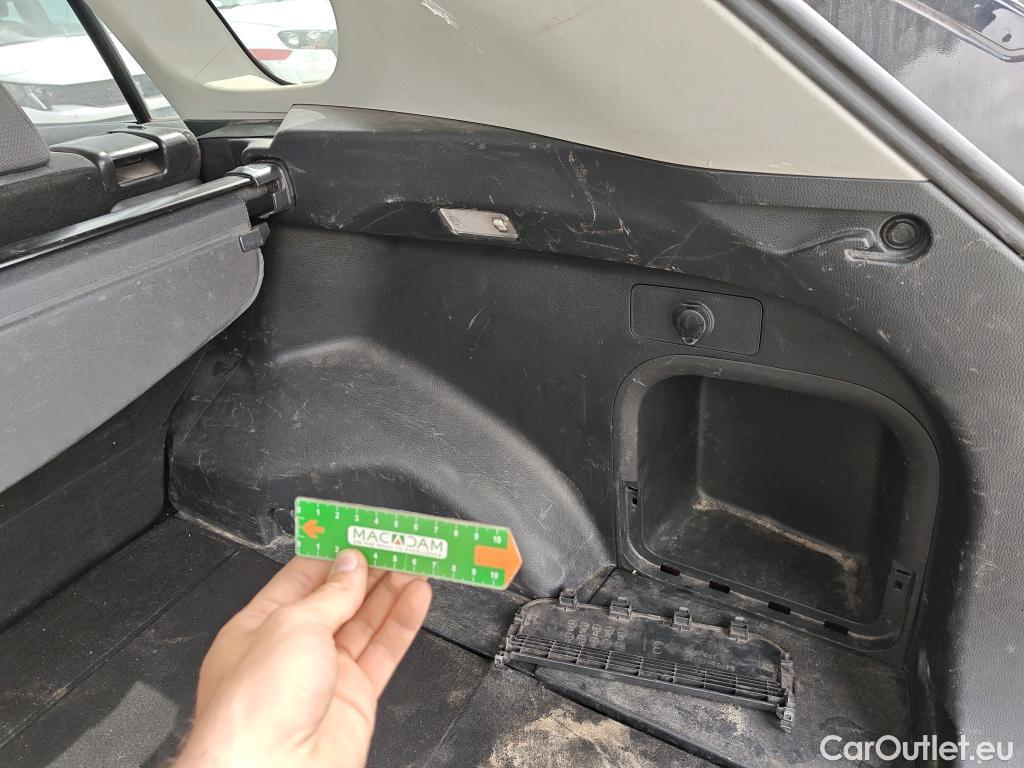  Toyota  RAV4 TOYOTA  / 2018 / 5P / todoterreno 2.5l 220H Advance #38