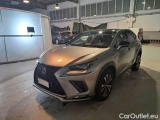  Lexus  NX LEXUS  / 2017 / 5P / SUV HYBRID F SPORT 4WD 
