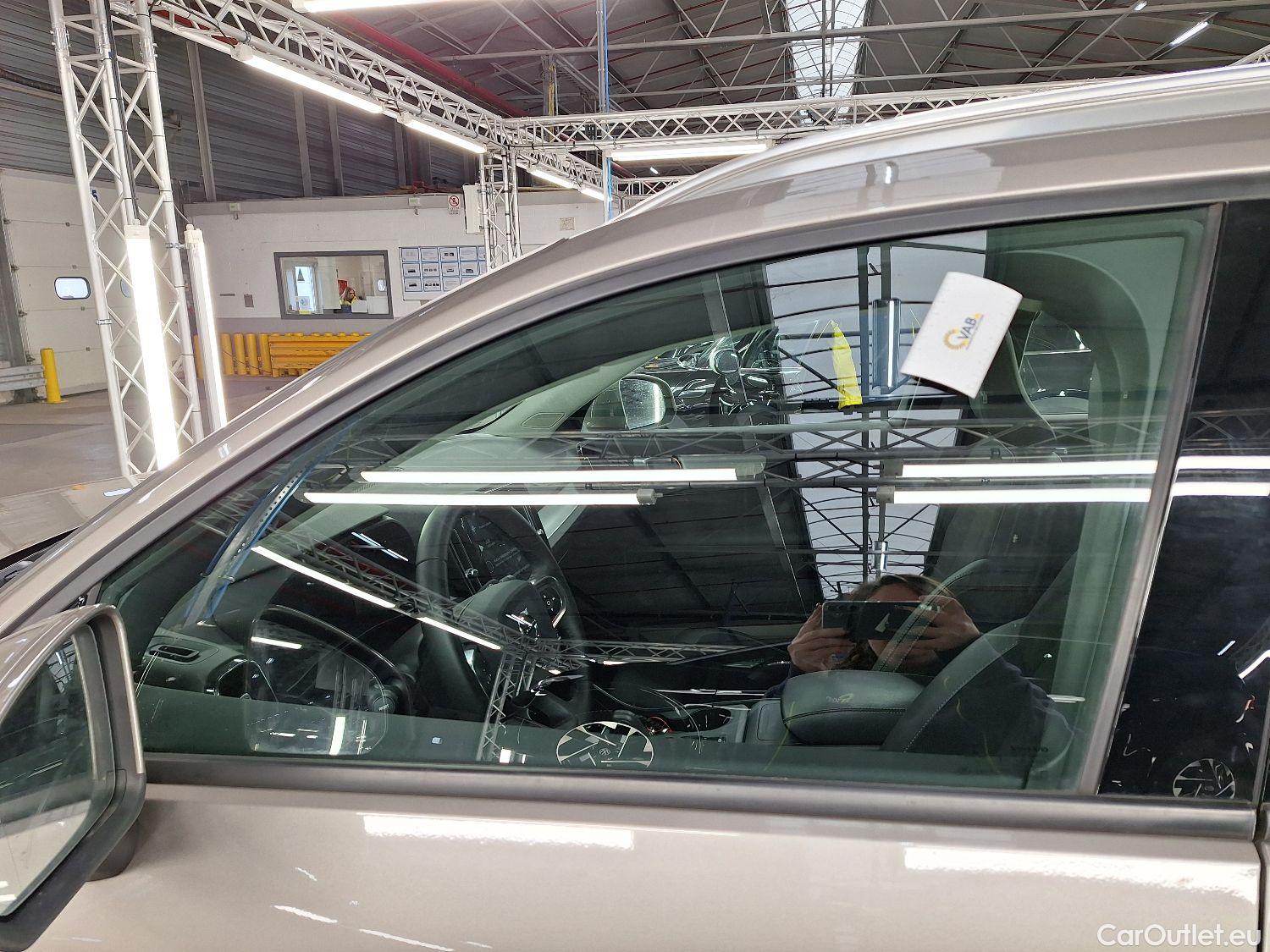  Volvo  XC 40 Volvo, XC40 '17, Volvo XC40 D3 Geartronic Momentum Pro 5d #1