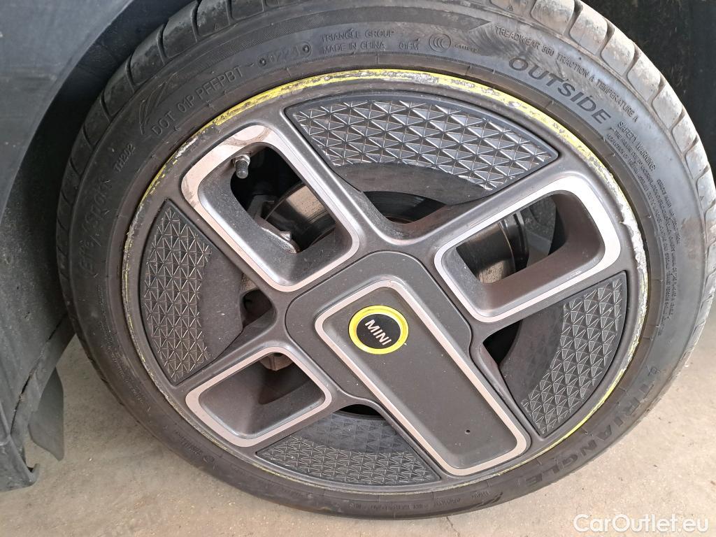  Mini  Mini   / 2014 / 3P / Berline Cooper SE Finition Business 184 ch BVA #39