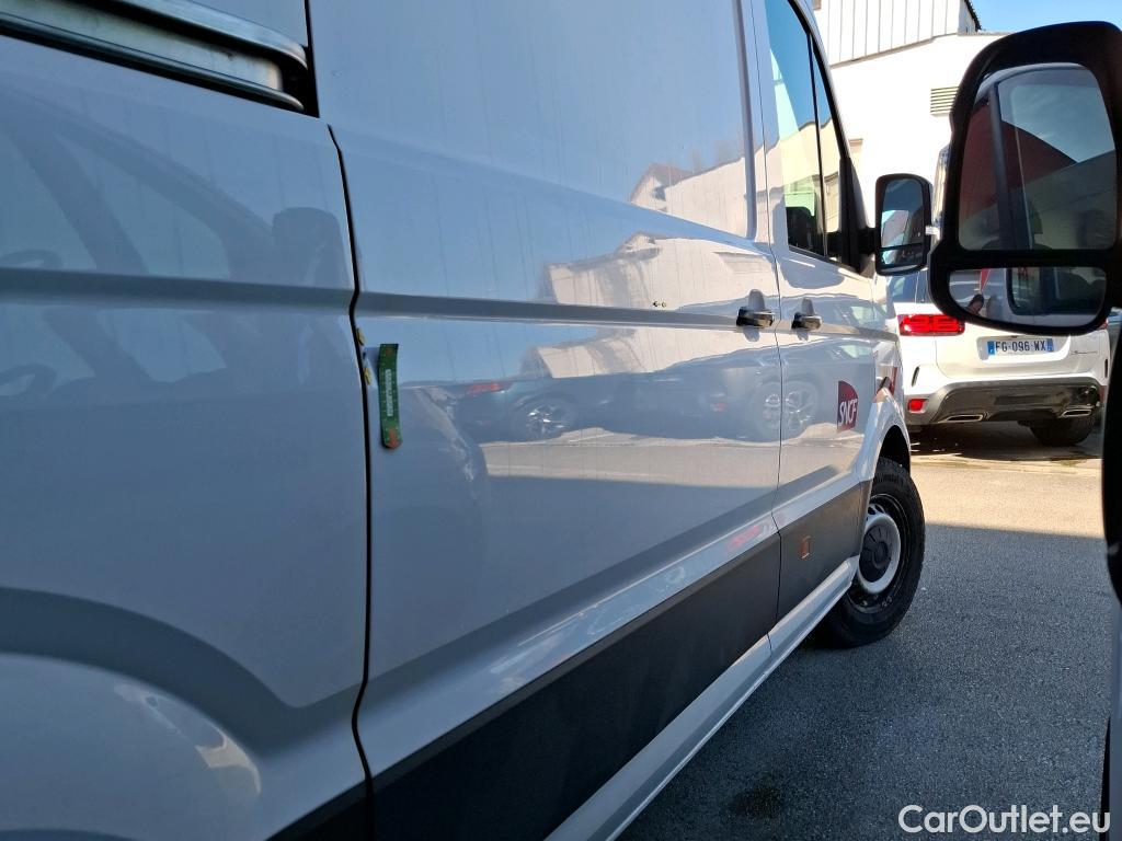  Volkswagen  Crafter  Fourgon Fourgon 35 mittlerer Radstand mit Hochdach FWD 2.0 140CV BVM6 #80