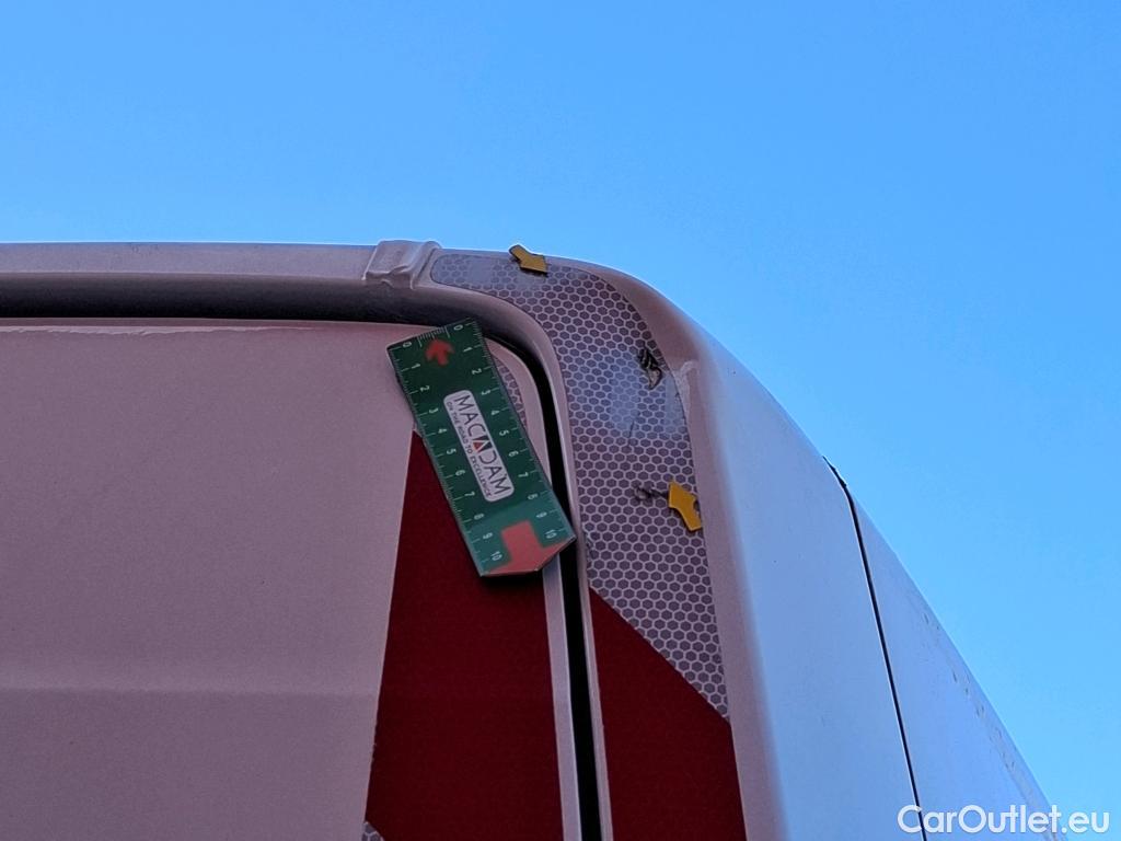  Volkswagen  Crafter  Fourgon Fourgon 35 mittlerer Radstand mit Hochdach FWD 2.0 140CV BVM6 #20