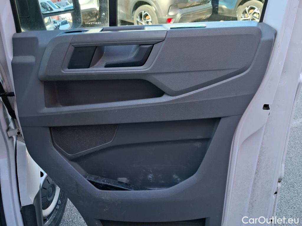  Volkswagen  Crafter  Fourgon Fourgon 35 mittlerer Radstand mit Hochdach FWD 2.0 140CV BVM6 #43