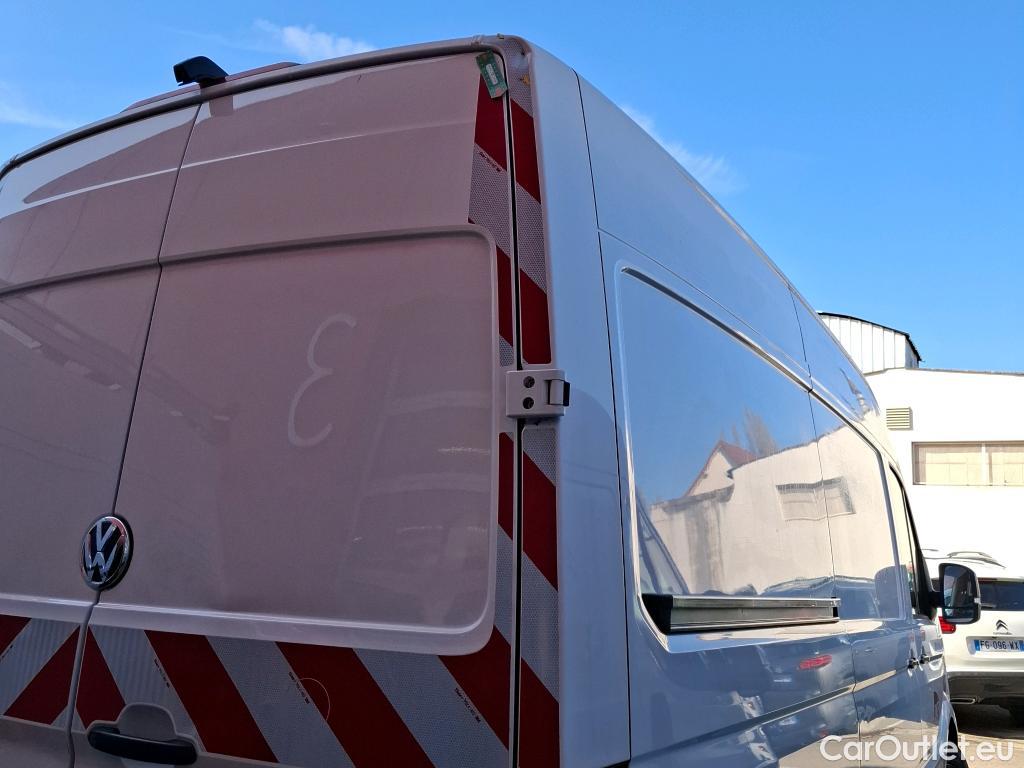  Volkswagen  Crafter  Fourgon Fourgon 35 mittlerer Radstand mit Hochdach FWD 2.0 140CV BVM6 #19