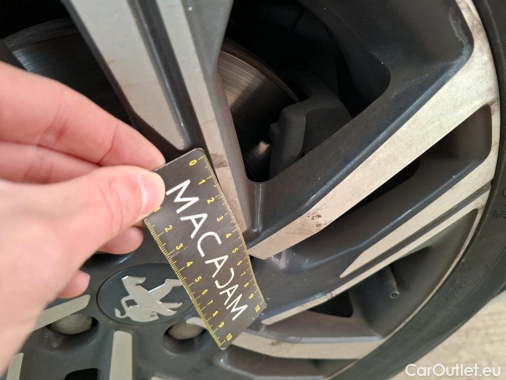  Peugeot  208  Allure 1.2 PureTech 100CV BVA8 E6d #47