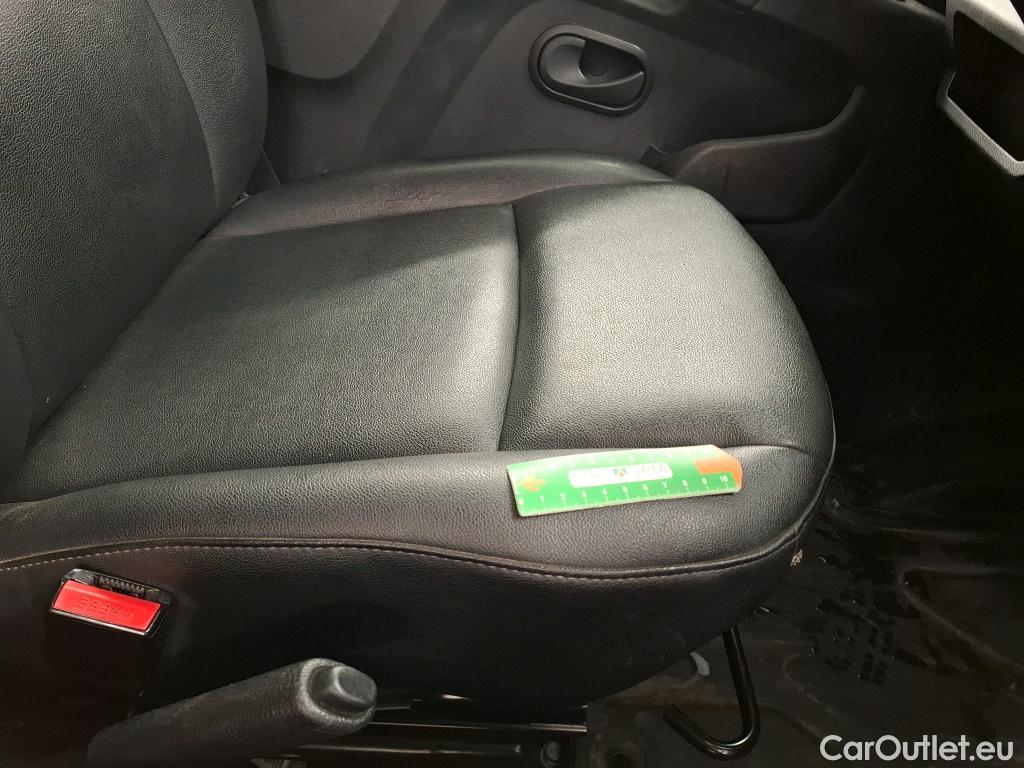  Renault  Master  III Fourgon L2H2 3 3 Grand Confort dCi 135CV BVM6 E6dT #33