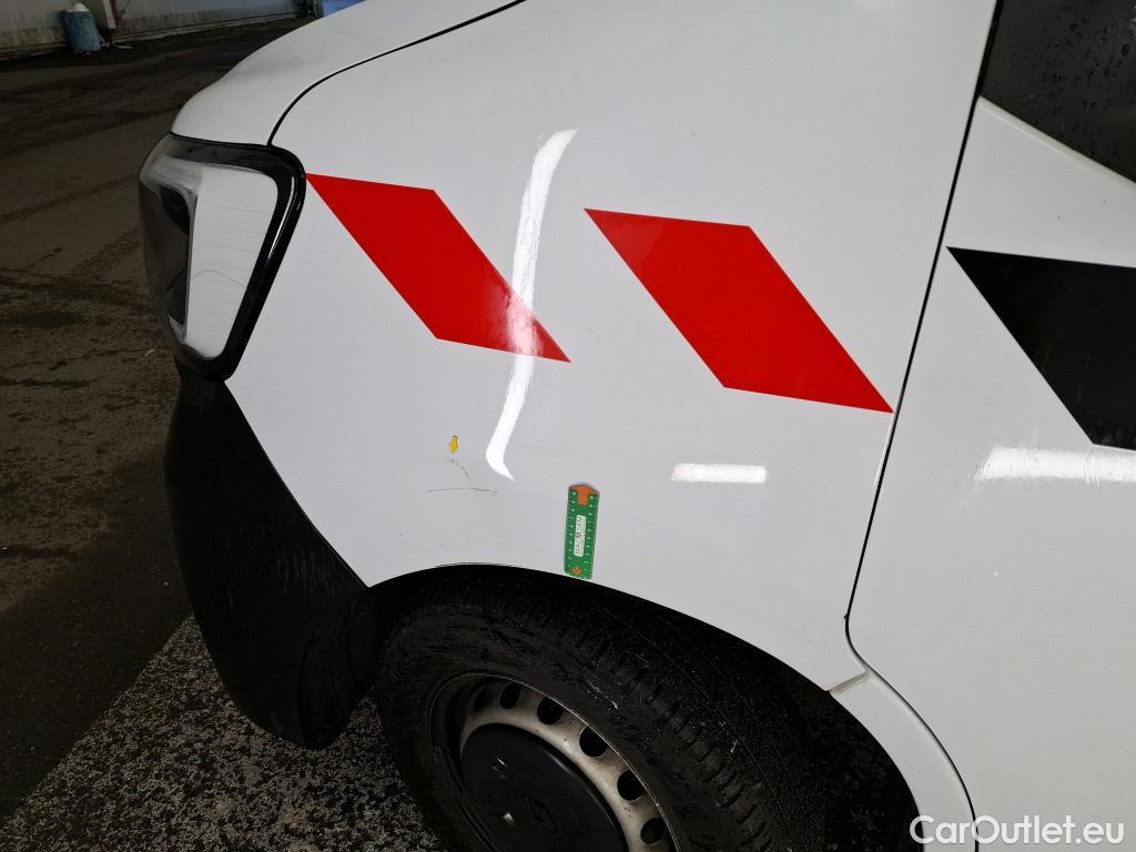  Renault  Master  III Fourgon L2H2 3 3 Grand Confort dCi 135CV BVM6 E6dT #14