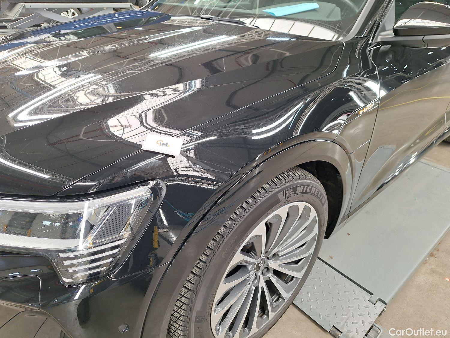  Audi  E-TRON Audi,  SB '19 BEV, Audi  Sportback 50 Quattro S-Line 5d #30