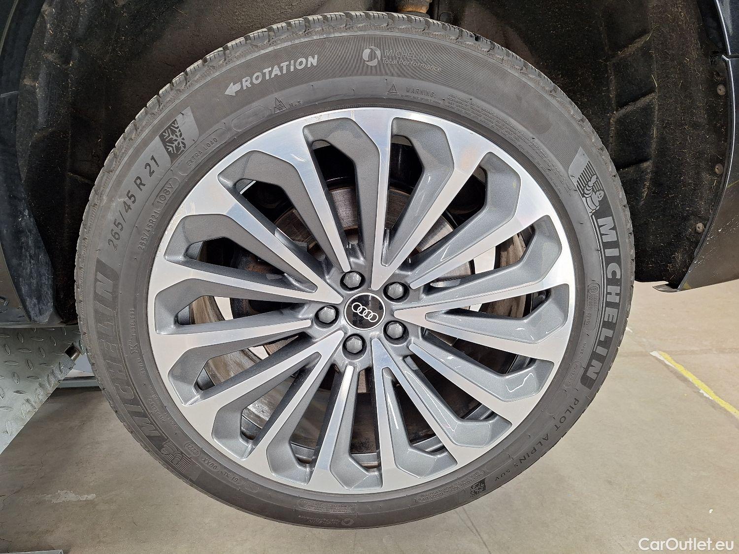  Audi  E-TRON Audi,  SB '19 BEV, Audi  Sportback 50 Quattro S-Line 5d #15