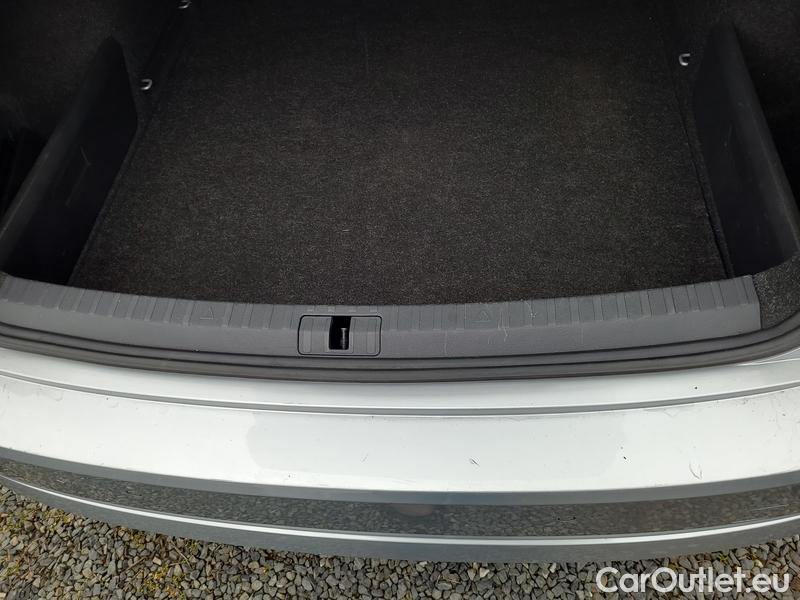  Skoda  Octavia  Lim. (NX3)(2020)  1.5TSI 110 Ambition 5d #10