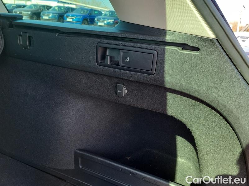  Volkswagen  Passat  8 SW (2014) Pas.Var.2.0TDI 110 HL #28
