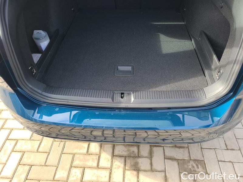  Volkswagen  Passat  Variant (CB5) (2019) Pas.Var.1.5TSI Business AT #12