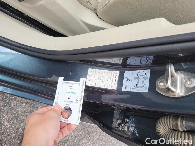 Skoda  Superb  (3V3)(2015) Supe.FL2.0TSI 140 L&K AT #10