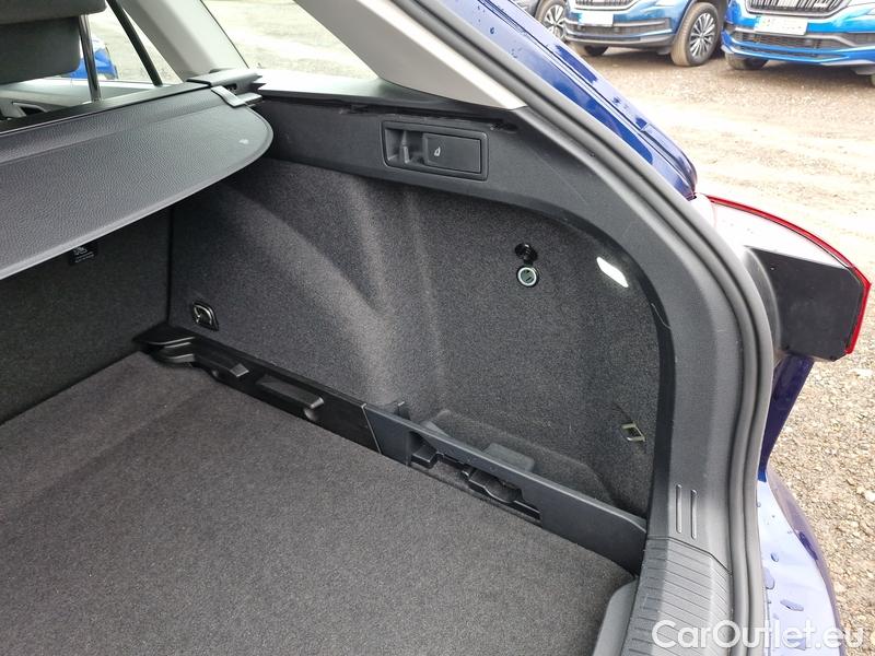  Volkswagen  Golf  VIII Variant (CG5) 2020 Var.1.0TSI 81 Life 5d #18