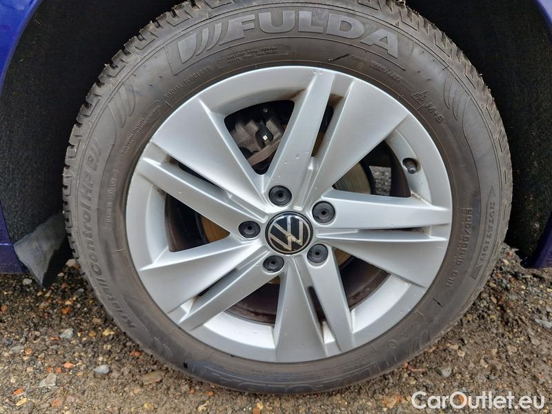  Volkswagen  Golf  VIII Variant (CG5) 2020 Var.1.0TSI 81 Life 5d #4