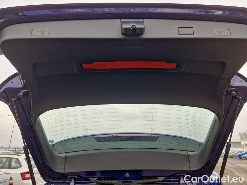  Volkswagen  Golf  VIII Variant (CG5) 2020 Var.1.0TSI 81 Life 5d #17