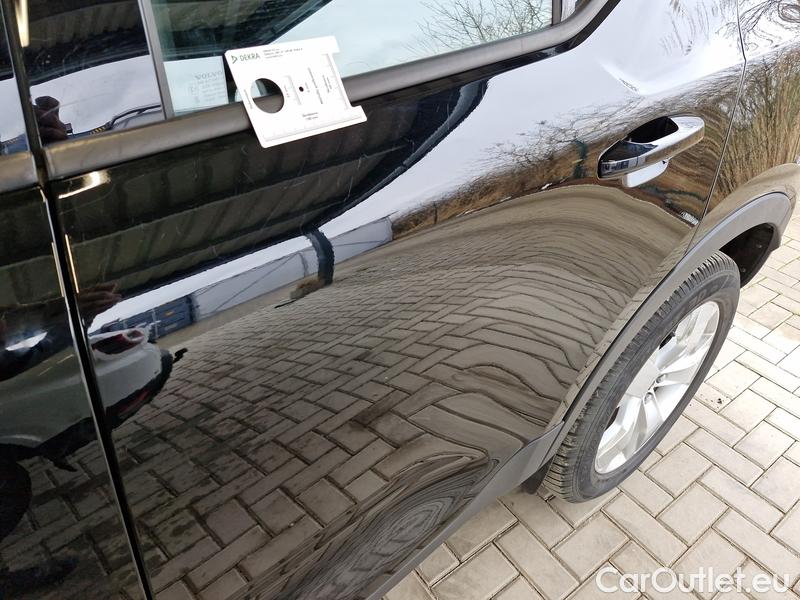  Volvo  XC 40  (2017->) XC40 T4 Momentum AT #5