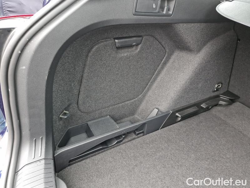  Volkswagen  Golf  VIII Variant (CG5) 2020 Var.1.0TSI 81 Life 5d #19