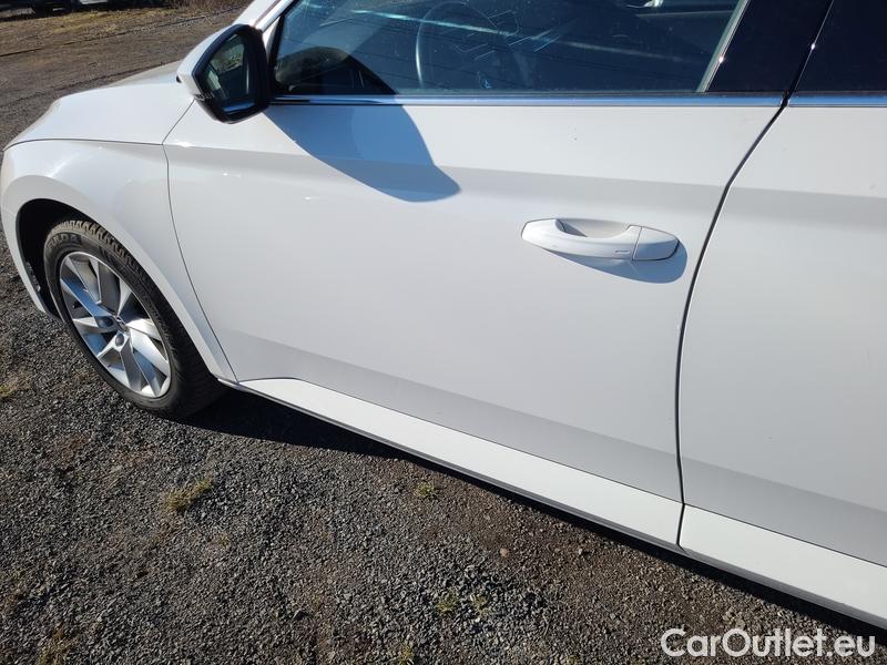  Skoda  Superb  Combi (3V5)(2015) Sup.C.FL2.0TDI 140 Sty. 4x4 AT #2