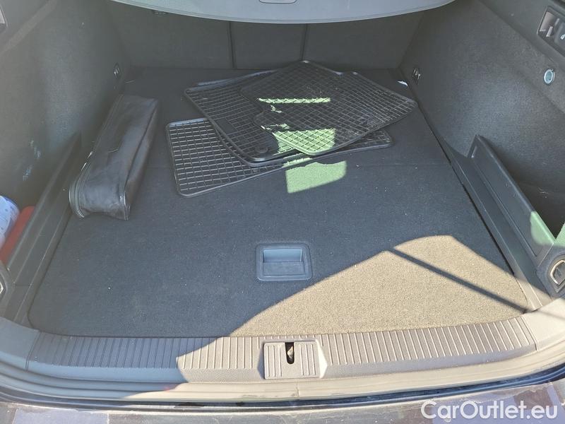  Volkswagen  Passat  8 SW (2014) Pas.Var.2.0TDI 110 HL #27