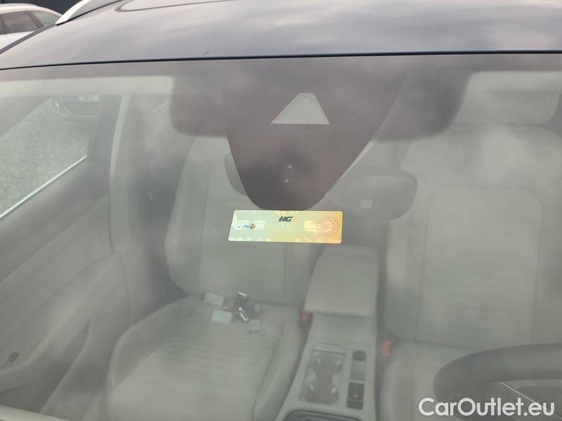  Volkswagen  Passat  Variant (CB5) (2019) Pas.Var.2.0TDI 110 Elegance AT #2