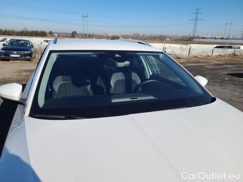  Skoda  Superb  Combi (3V5)(2015) Sup.C.FL2.0TDI 140 Sty. 4x4 AT #1