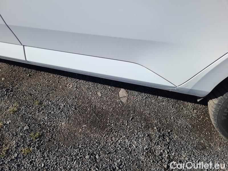  Skoda  Superb  Combi (3V5)(2015) Sup.C.FL2.0TDI 140 Sty. 4x4 AT #4
