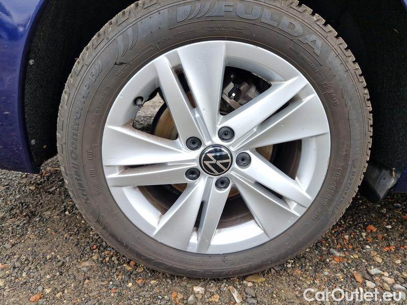  Volkswagen  Golf  VIII Variant (CG5) 2020 Var.1.0TSI 81 Life 5d #5