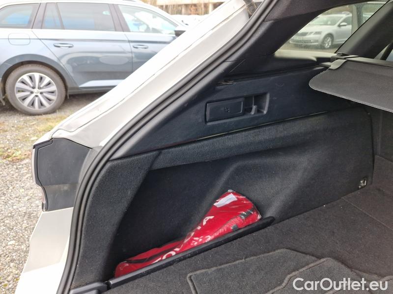  Toyota  Corolla  TouringSports (E21) (2019)  TS 2.0Hyb.Comfort AT #29