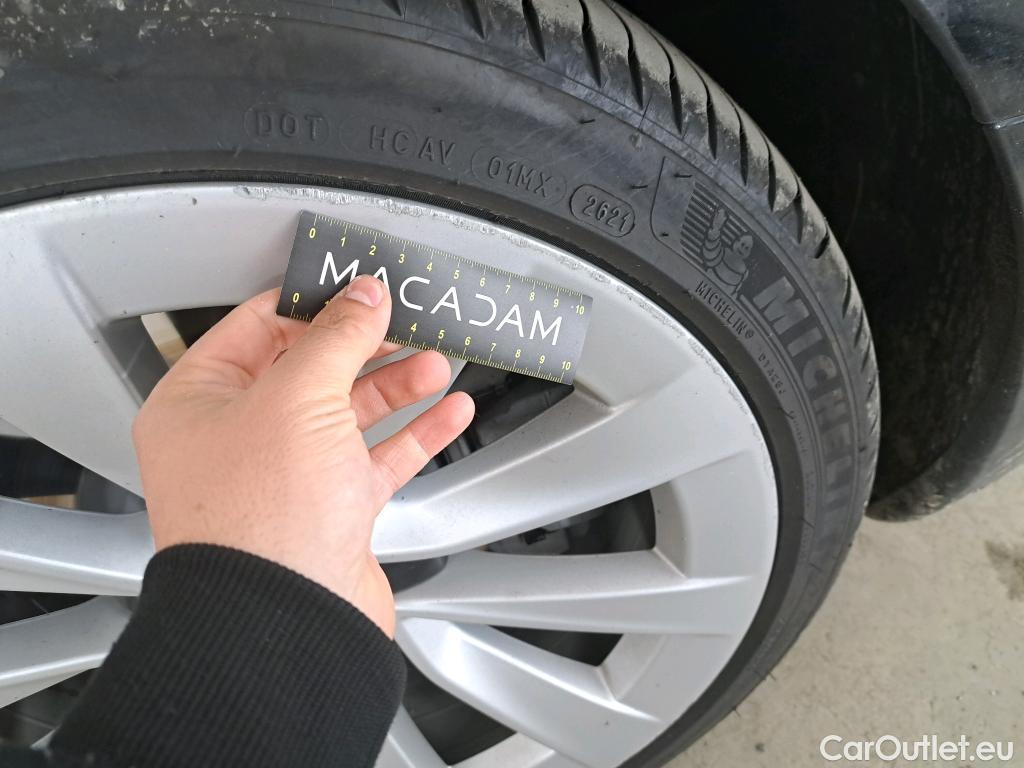  Tesla  Model 3 TESLA  / 2018 / 4P / Berline Long Range Dual Motor AWD #23