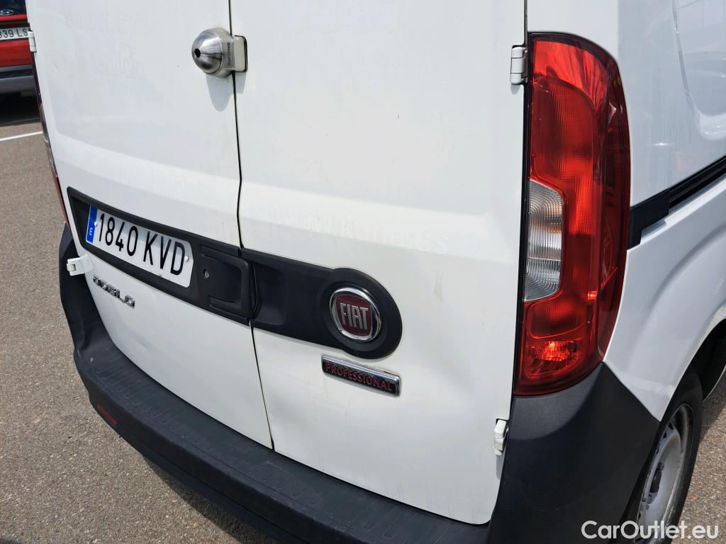  Fiat  Doblo FIAT Doblò Cargo/2015/3P/furgón derivado de turismo Cargo Base 1.3 Multijet 70kW (95CV) #15