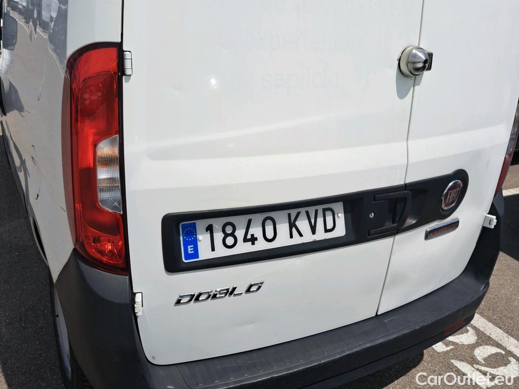  Fiat  Doblo FIAT Doblò Cargo/2015/3P/furgón derivado de turismo Cargo Base 1.3 Multijet 70kW (95CV) #26